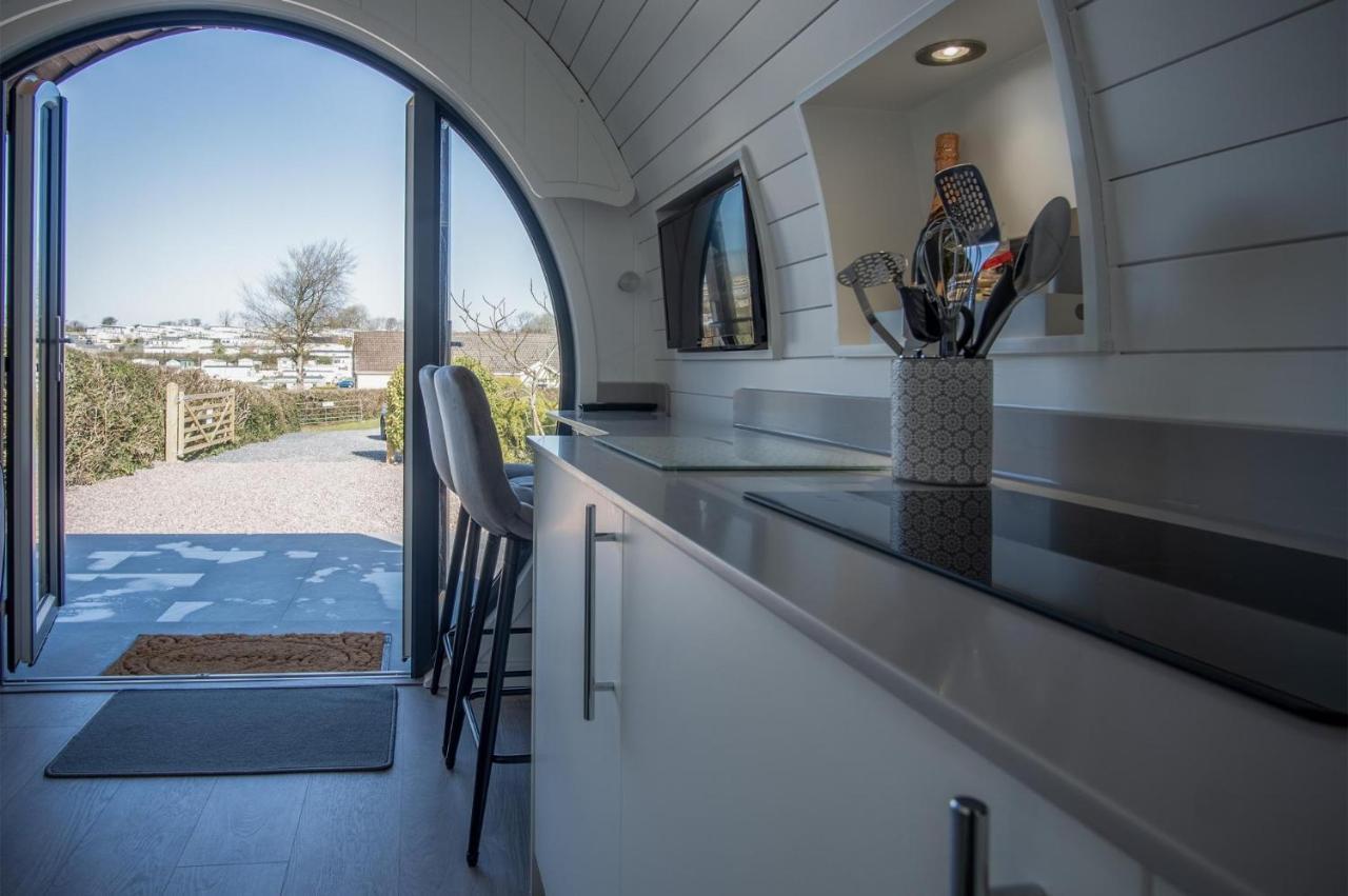 Bracken Burrows - 1 Bedroom Pod - New Hedges エクステリア 写真